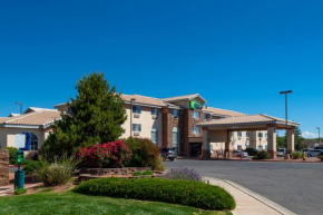 Holiday Inn Express Hotel & Suites Farmington by IHG